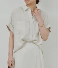 【美品】GALLARDAGALANTE ハーフスリーブブラウス　ライトベージュのサムネイル