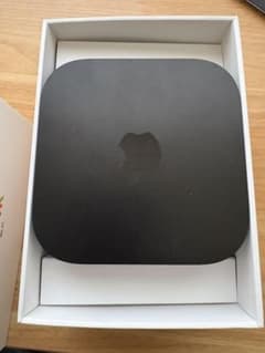 Apple TV 4K 第3世代 64GB ブラック 本体とリモコンセットのサムネイル