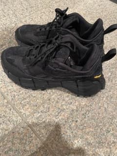 Reebok スニーカー ブラックのサムネイル
