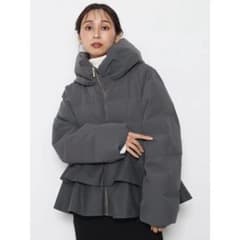 スコットクラブ　ペプラムダウンジャケット　グレー　美品 スコットクラブ ペプラムヘムダウンコート - メルカリ