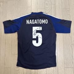 ♡新品同様♡【長友佑都 直筆サイン】［ユニフォーム］ABCマート　当選　限定 adidas サッカー日本代表 長友佑都 直筆サイン入りユニフォーム - メルカリ