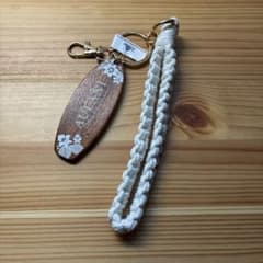 AULANI ディズニー キーホルダーのサムネイル