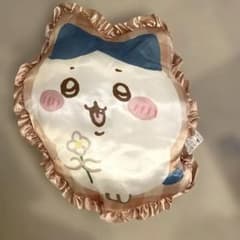 ちいかわ ハチワレ フリル クッションのサムネイル