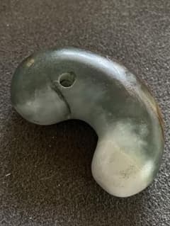 古墳時代 勾玉 硬玉 翡翠 瑪瑙 出土品31g - メルカリ