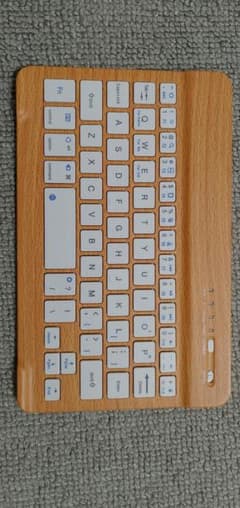 木彫ワイヤレスキーボードのサムネイル