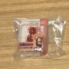 BE@RBRICK ベアブリック ガチャガチャ【オレンジ】のサムネイル