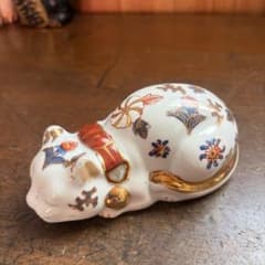 伊万里　眠り猫　置物　インテリア　工芸品 陶器　レトロ レトロ◇伊万里◇眠り猫◇陶器製置き物◇約13㎝◇ねむり猫◇和小物