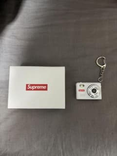 supreme Digital Camera Keychain - メルカリ