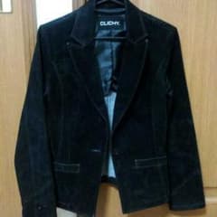黒のジャケットのサムネイル