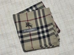 ★BURBERRYチェック柄ハンカチ 新品未使用★のサムネイル
