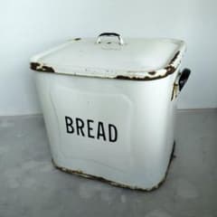 オールドファームハウス ホーロー ブレッド缶 BREAD - メルカリ