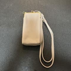 がま口スマホショルダーバッグ ベージュ　お財布機能付きのサムネイル