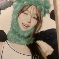 ファー素材 緑色帽子 K-POPのサムネイル