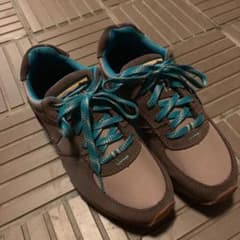 スニーカーのサムネイル