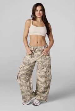 【美品】YOUNGLA Cargo Jean 迷彩パンツ レディース Mのサムネイル