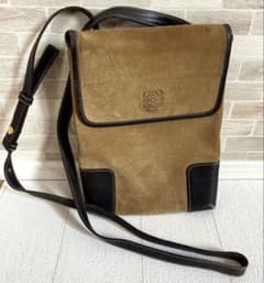 【美品】LOEWE スエード レザー アナグラム ショルダーバッグ スペイン製 LOEWE ロエベ ショルダーバッグ ベージュ アナグラム スエード