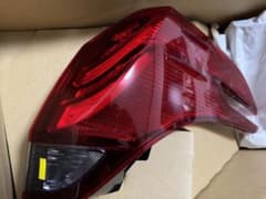 アルファード30前期純正テールのサムネイル