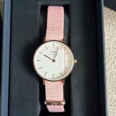 Daniel Wellington 腕時計 ピンクナイロンベルトのサムネイル