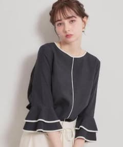 Couture Brooch イージーケア・吸水速乾　配色ラッフルブラウスのサムネイル