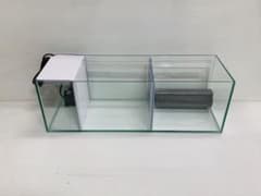 ラスト1台　オールガラス特注600×200×200　2室水槽　パンチング仕切り板 ラスト1台 600×200×200 2室水槽 パンチング仕切り板 クリアシリコン
