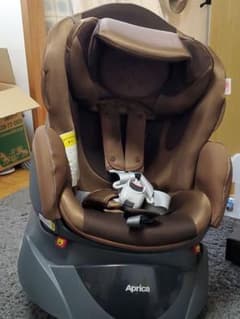 Clap001さん専用　チャイルドシート　アップリカ　フラディアのサムネイル