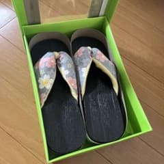 桜柄 鼻緒 黒塗り 下駄 23~24センチのサムネイル