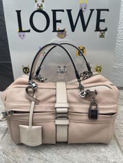 美品】LOEWEハンドバッグ ローラ26 チェーン ピンクベージュ 