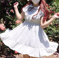 アンクルージュ花柄ワンピースのサムネイル