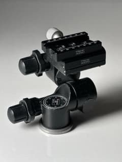 マンフロット Manfrotto ギア雲台 410+アルカスイスアダプターのサムネイル