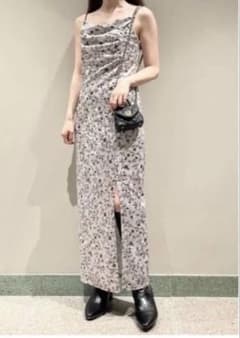 SNIDEL プリントベロアキャミワンピース アイボリー 完売品 花柄のサムネイル