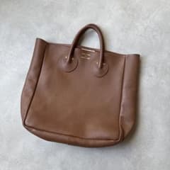 YOUNG&OLSEN⭐︎EMBOSSED LEATHER TOTE Mのサムネイル