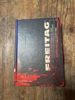 FREITAG デザイン本 (ペイントあり) FREITAG デザイン本 (ペイントあり) - メルカリ