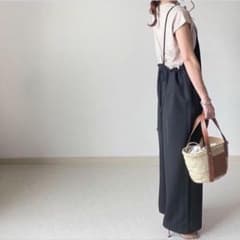 ★新品 タグ付き GU ジーユー 美シルエット サロペット オールインワンのサムネイル