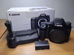 ＊訳あり　Canon EOS 70D 本体＋バッテリーグリップ 訳あり Canon EOS 70D 本体＋バッテリーグリップ - メルカリ