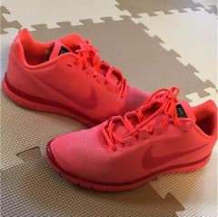 NIKEスニーカーのサムネイル