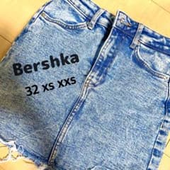 Bershka デニムスカート　ミニスカートのサムネイル
