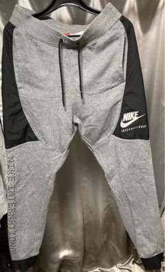 NIKE ジョガーパンツ グレー・ブラック　Mサイズ。のサムネイル