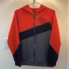PUMAプーマ　パーカー150 サッカーフットサルのサムネイル