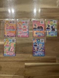 アイカツカード にじのゆめちゃんと桜庭ローラちゃんのサムネイル