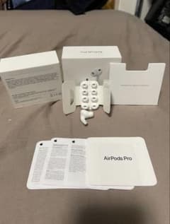 AirPods Pro2 本体 + ケース付き タイプCのサムネイル