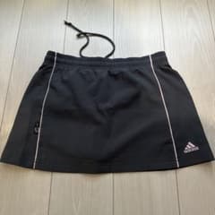 adidasスコートのサムネイル