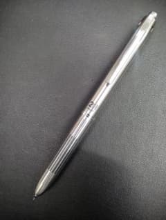 パイロット 2+1 蝕刻 ボールペン 多機能ペン 多色ペン 廃盤　社章？刻印有り パイロット 2+1 蝕刻 ボールペン 多機能ペン 多色ペン 廃盤 社章？刻印