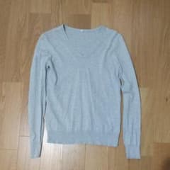 無印良品 Vネックニットのサムネイル
