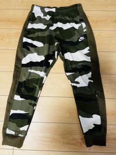ナイキ　ジョガーパンツ　スウェットパンツのサムネイル