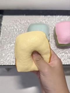 食パン 骨折音スクイーズのサムネイル