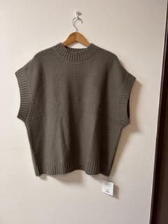 未使用　MICA &DEAL ニットベストのサムネイル