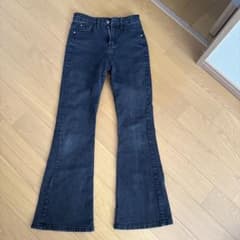 ブラック フレアデニムパンツ Mサイズのサムネイル