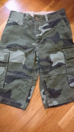 GAP KIDS 迷彩柄 ハーフパンツ 半ズボンのサムネイル
