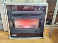 取り切れない傷汚れ等あり引き取り限定札幌発コロナFF石油ストーブ2010年式中古 引き取り及び近郊配達限定出品！札幌発コロナFF石油ストーブ2017年式
