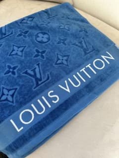 ⭐︎値下げ⭐︎LOUIS VUITTON 青 バスタオルのサムネイル